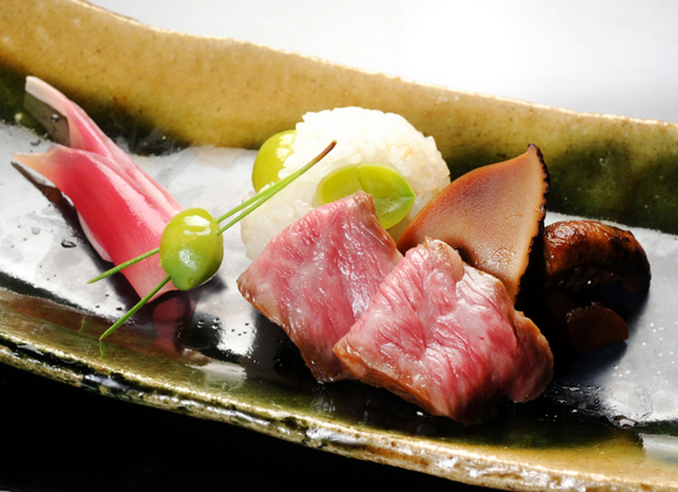 極上の和牛を多彩な調理法で楽しめる、和牛懐石料理店｜【にくの匠 三芳】京都・祇園