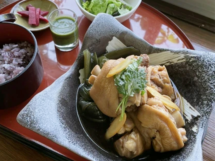 ウコンサロンの料理